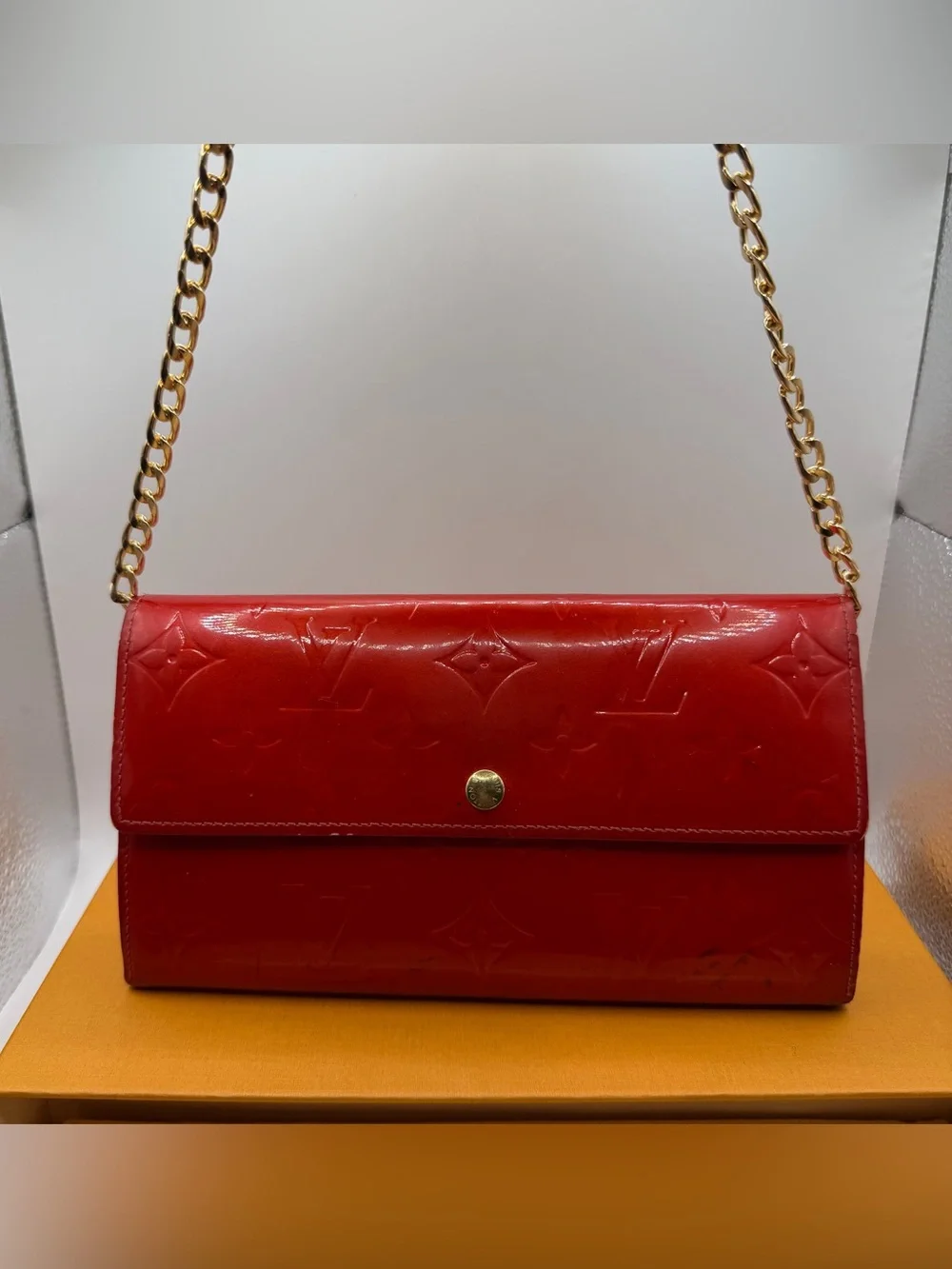 Louis Vuitton Pomme D’Amour Vernis Sarah Wallet